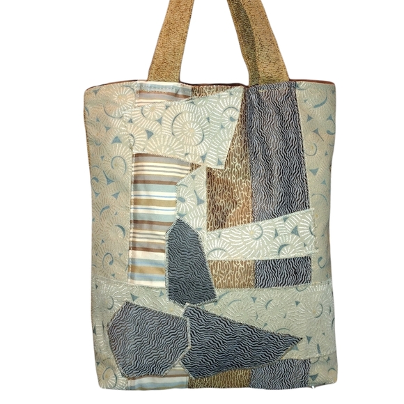 Tote - Picture 1 of 3